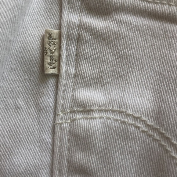 White Levi Skinny Ankle jean - Picture 3 of 9